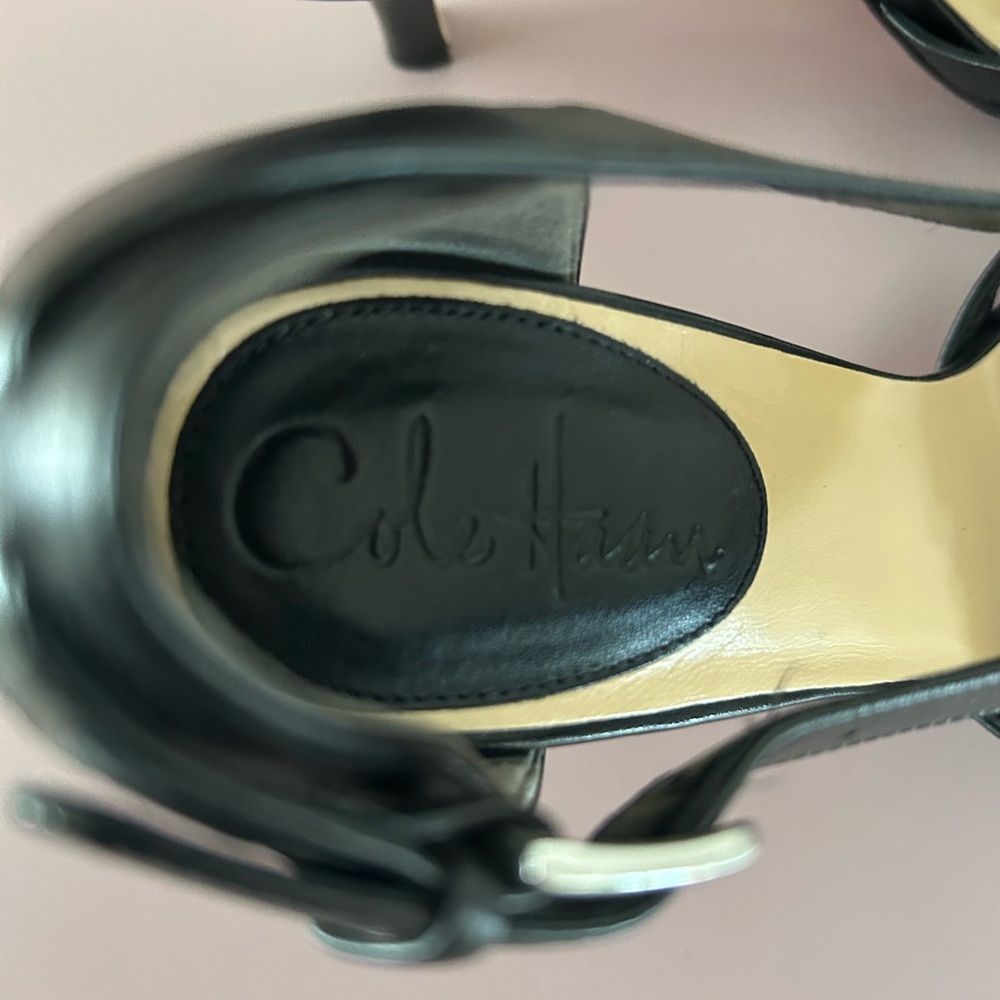 Cole Haan NIKE Air Pumps - Black
Like New - Picture 3 of 8